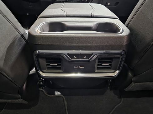 Used 2025 GMC Sierra 2500 SLT w/ SLT Premium Package image 20