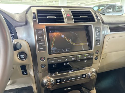 Used 2016 Lexus GX 460 Luxury w/ Preferred Accessory Package image 26