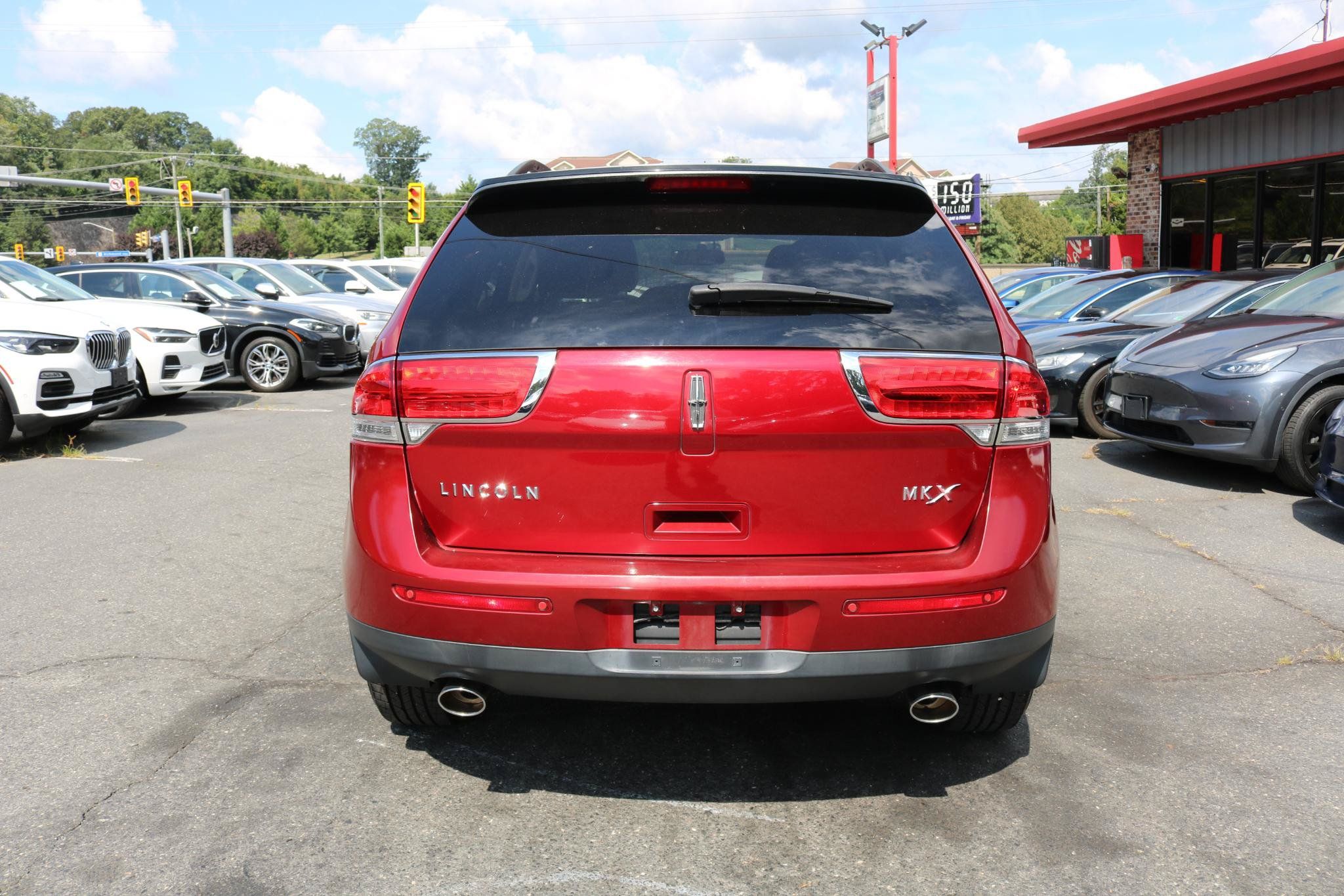 Used 2015 Lincoln MKX FWD w/ Walnut Swirl Wood Package image 3