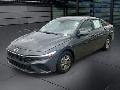 Used 2024 Hyundai Elantra SE