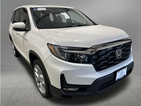 Certified 2024 Honda Passport EX-L image 9