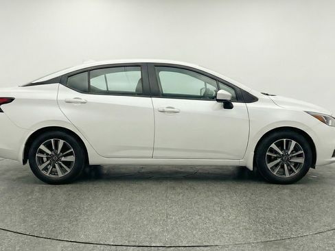 Used 2025 Nissan Versa SV FWD image 9