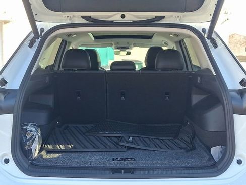Certified 2025 Volkswagen Tiguan SE w/ Panoramic Sunroof Package image 30