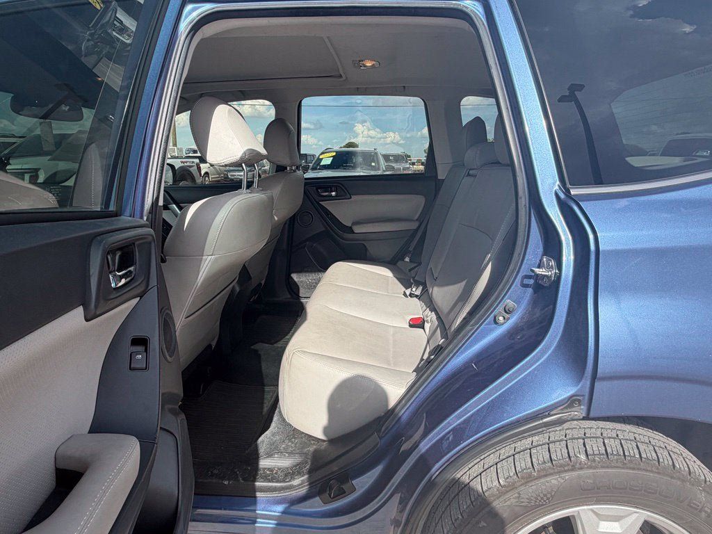 Used 2016 Subaru Forester 2.5i Limited AWD/4WD image 5