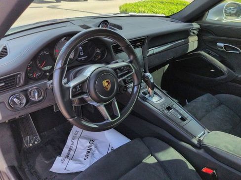 Used 2018 Porsche 911 Targa 4 GTS image 13