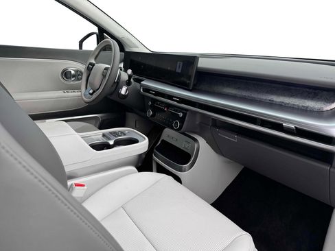 New 2026 Hyundai Ioniq 9 Calligraphy image 15