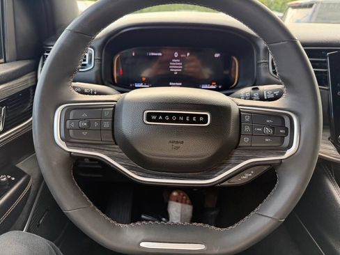 Used 2024 Jeep Wagoneer L Series II w/ Flexible Seating Group AWD/4WD image 37