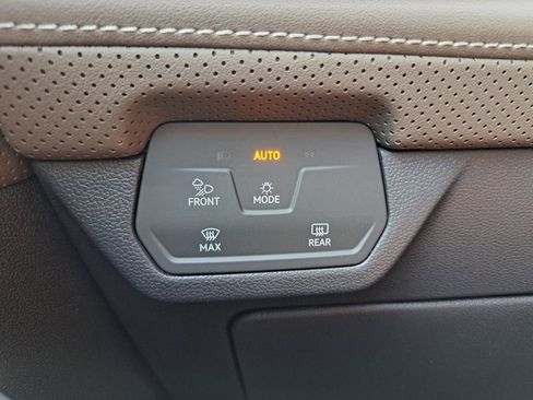 Used 2025 Volkswagen Atlas SEL image 15