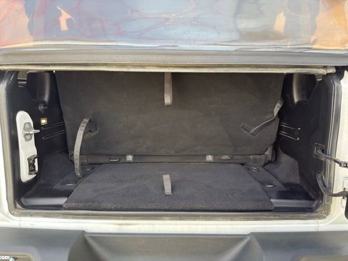 Used 2018 Jeep Wrangler Sport S image 28