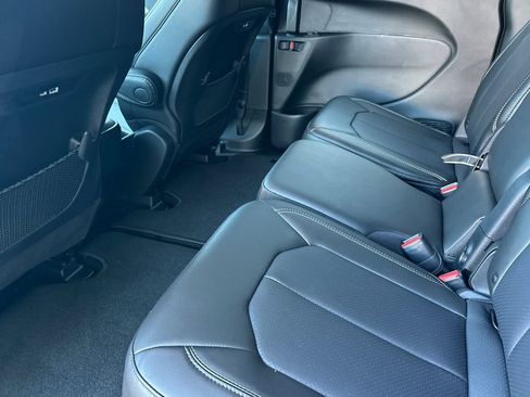 New 2027 Chrysler Pacifica Select FWD image 12