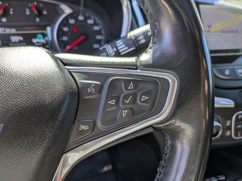 Used 2018 Chevrolet Equinox Premier image 19