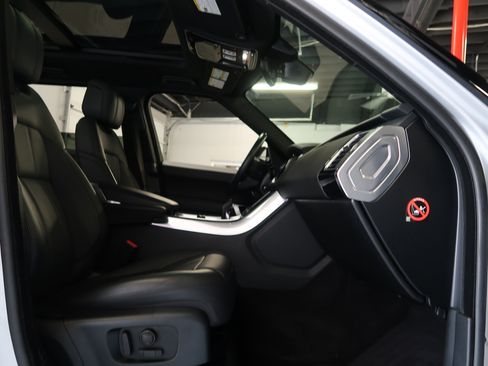 Used 2019 Land Rover Range Rover Sport HSE AWD/4WD image 38