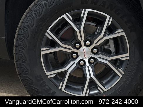 New 2026 GMC Acadia AT4 w/ LPO, Floor Liner Package AWD/4WD image 9