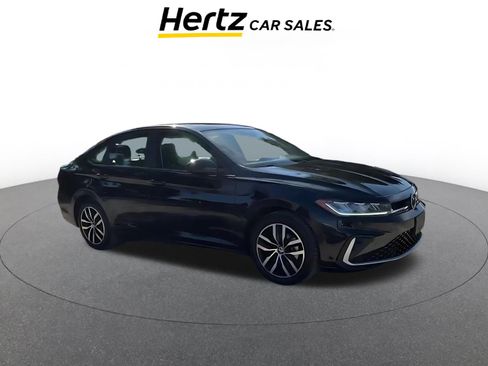 Used 2025 Volkswagen Jetta SE image 1