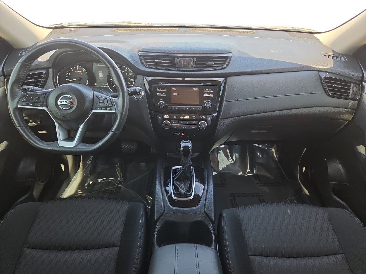 Used 2017 Nissan Rogue SV FWD image 9