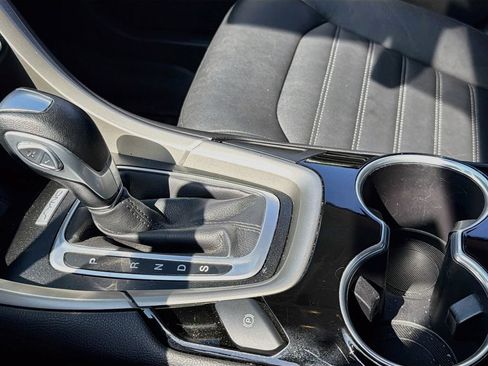 Used 2015 Ford Fusion SE w/ Equipment Group 202A FWD image 18
