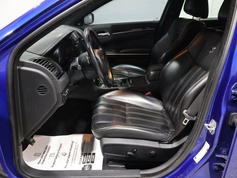 Used 2019 Chrysler 300 S image 11