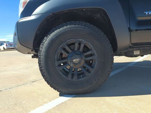 Used 2013 Toyota Tacoma PreRunner w/ Convenience Pkg image 15