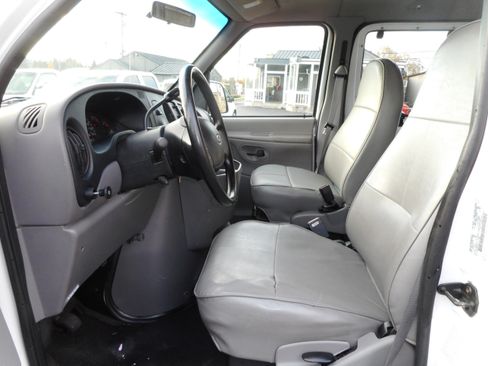 Used 1999 Ford E-350 and Econoline 350 Club Wagon image 13