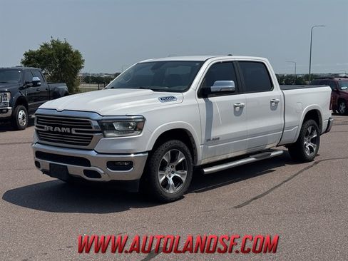Used 2019 RAM 1500 Laramie AWD/4WD image 1