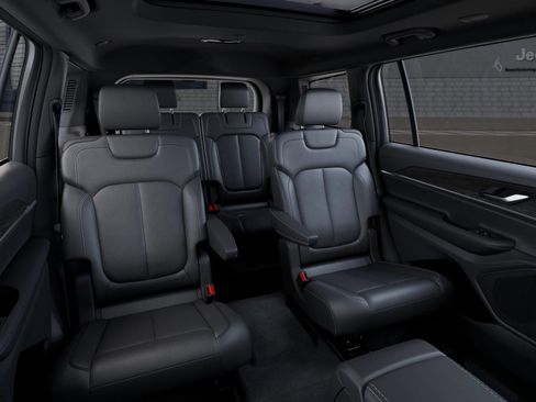 New 2025 Jeep Grand Cherokee L Limited w/ Black Appearance Package AWD/4WD image 15