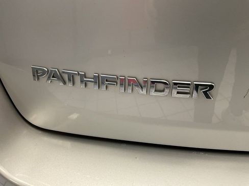 Used 2019 Nissan Pathfinder SL image 26