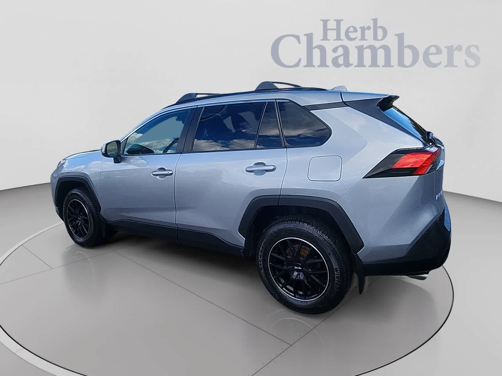 Used 2020 Toyota RAV4 LE w/ All Weather Liner Package AWD/4WD image 11