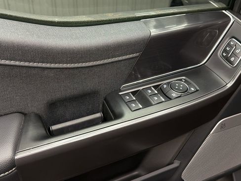 Used 2025 Ford F150 Lariat AWD/4WD image 30