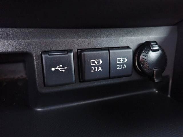 Certified 2021 Toyota Highlander Platinum AWD/4WD image 23