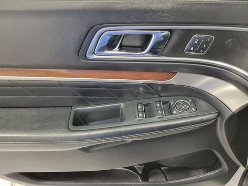 Used 2018 Ford Explorer Platinum image 9