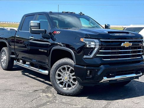 New 2026 Chevrolet Silverado 2500 LT w/ Z71 Chrome Sport Edition AWD/4WD image 2