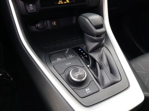 Used 2024 Toyota RAV4 XLE image 26