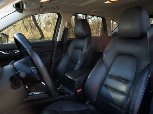 Used 2017 MAZDA CX-5 Grand Touring w/ Premium Package image 17