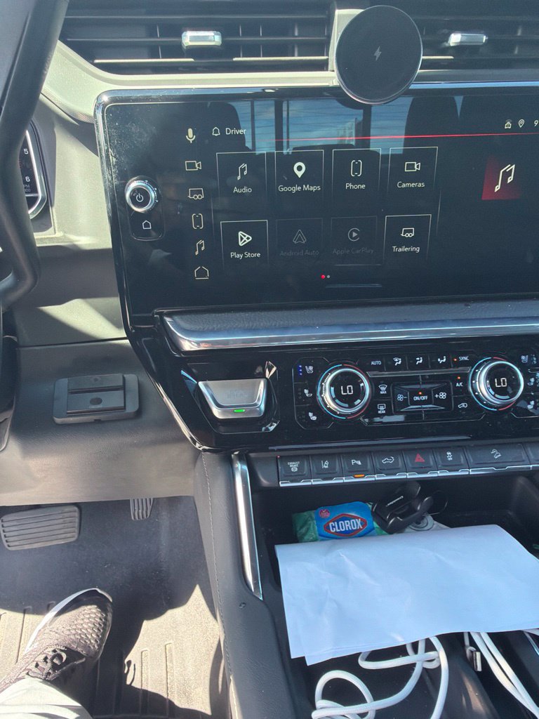 Used 2025 GMC Sierra 2500 Denali w/ Denali Reserve Package AWD/4WD image 2