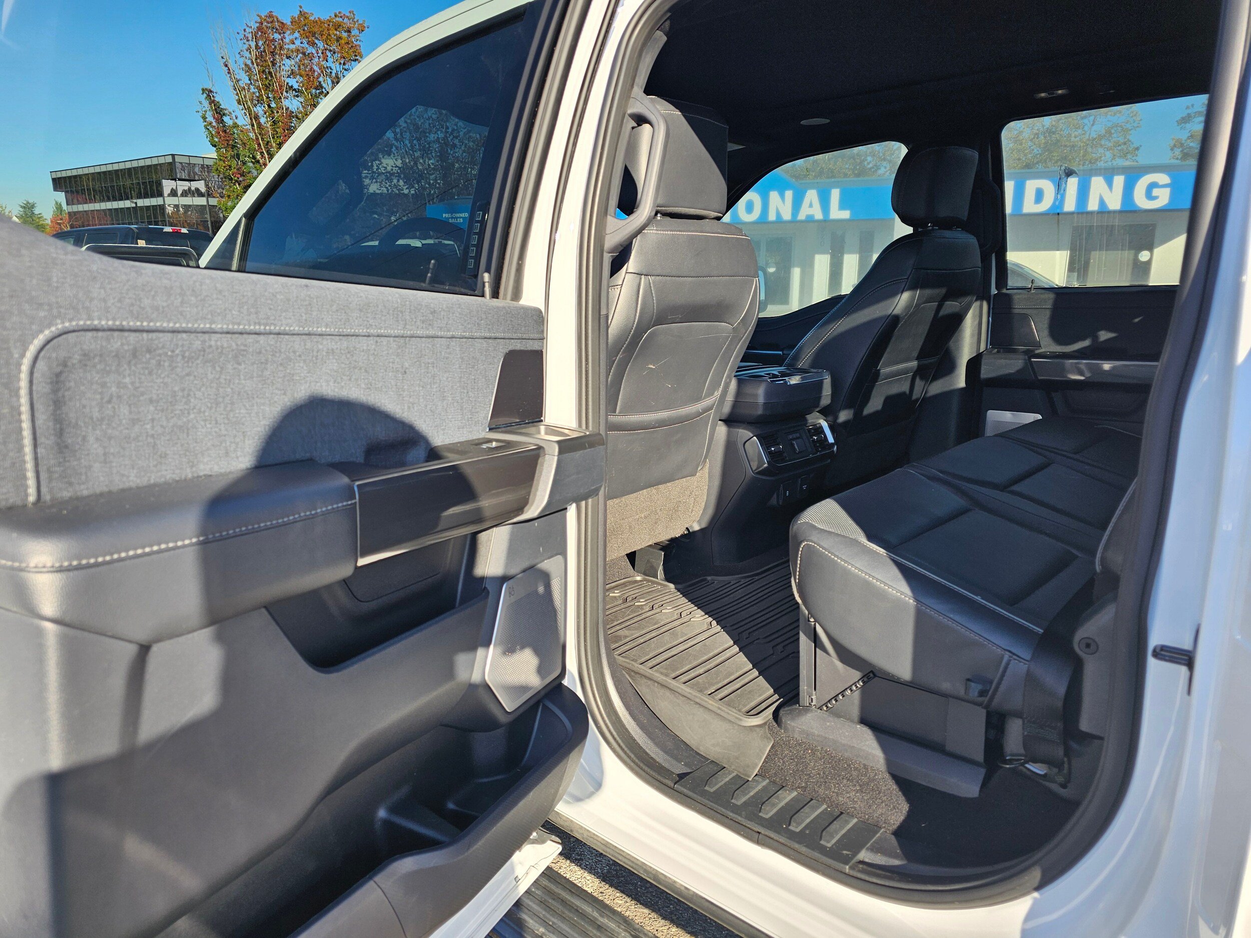 Used 2023 Ford F150 Lariat w/ Equipment Group 502A High AWD/4WD image 17