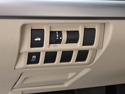 Used 2016 Subaru Legacy 2.5i Premium image 24