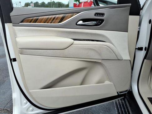 Used 2021 Cadillac Escalade Sport Platinum w/ LPO, Floor Liner Package image 4