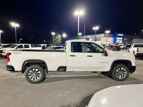 Used 2025 Chevrolet Silverado 2500 Custom w/ Custom Convenience Package image 5