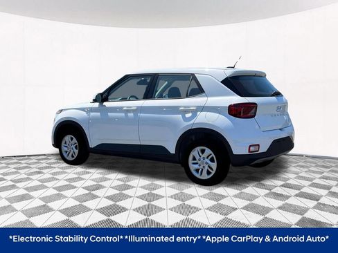 Used 2025 Hyundai Venue SE FWD image 6