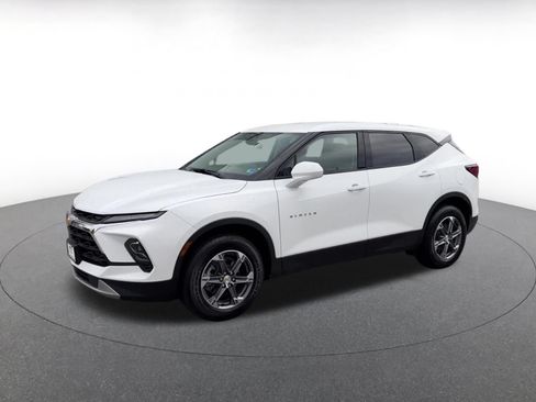 Used 2025 Chevrolet Blazer LT FWD image 7