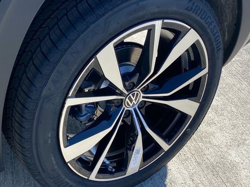 New 2026 Volkswagen Atlas Cross Sport SEL Premium R-Line image 15