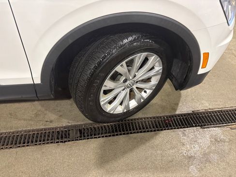Used 2018 Volkswagen Tiguan SE image 33