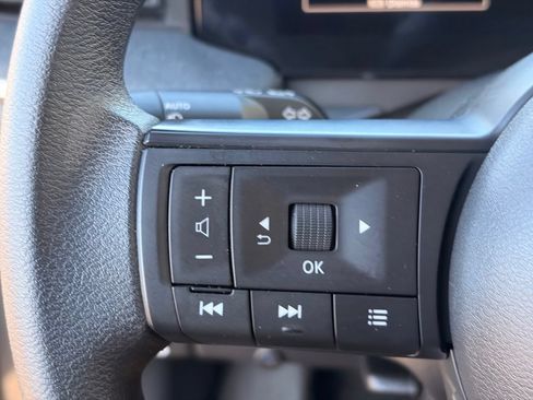 Certified 2025 Nissan Kicks SV FWD image 26