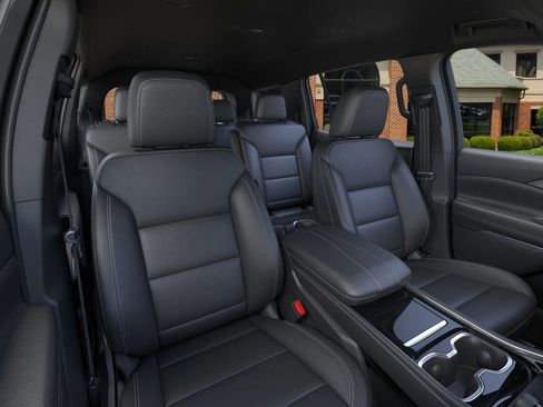 New 2026 Chevrolet Traverse LT image 16