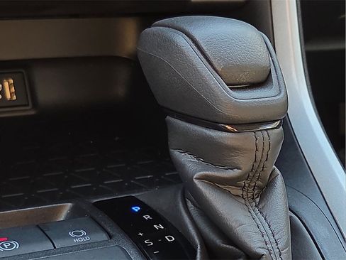 Certified 2025 Toyota RAV4 LE image 27