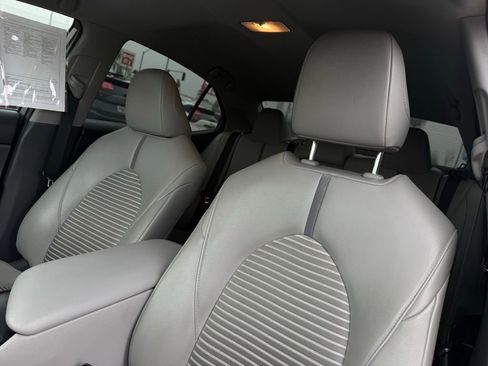 Used 2019 Toyota Camry SE image 15