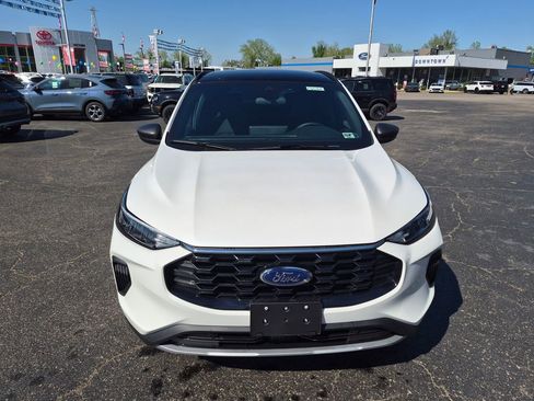 New 2026 Ford Escape ST-Line w/ Tech Pack #1 AWD/4WD image 8