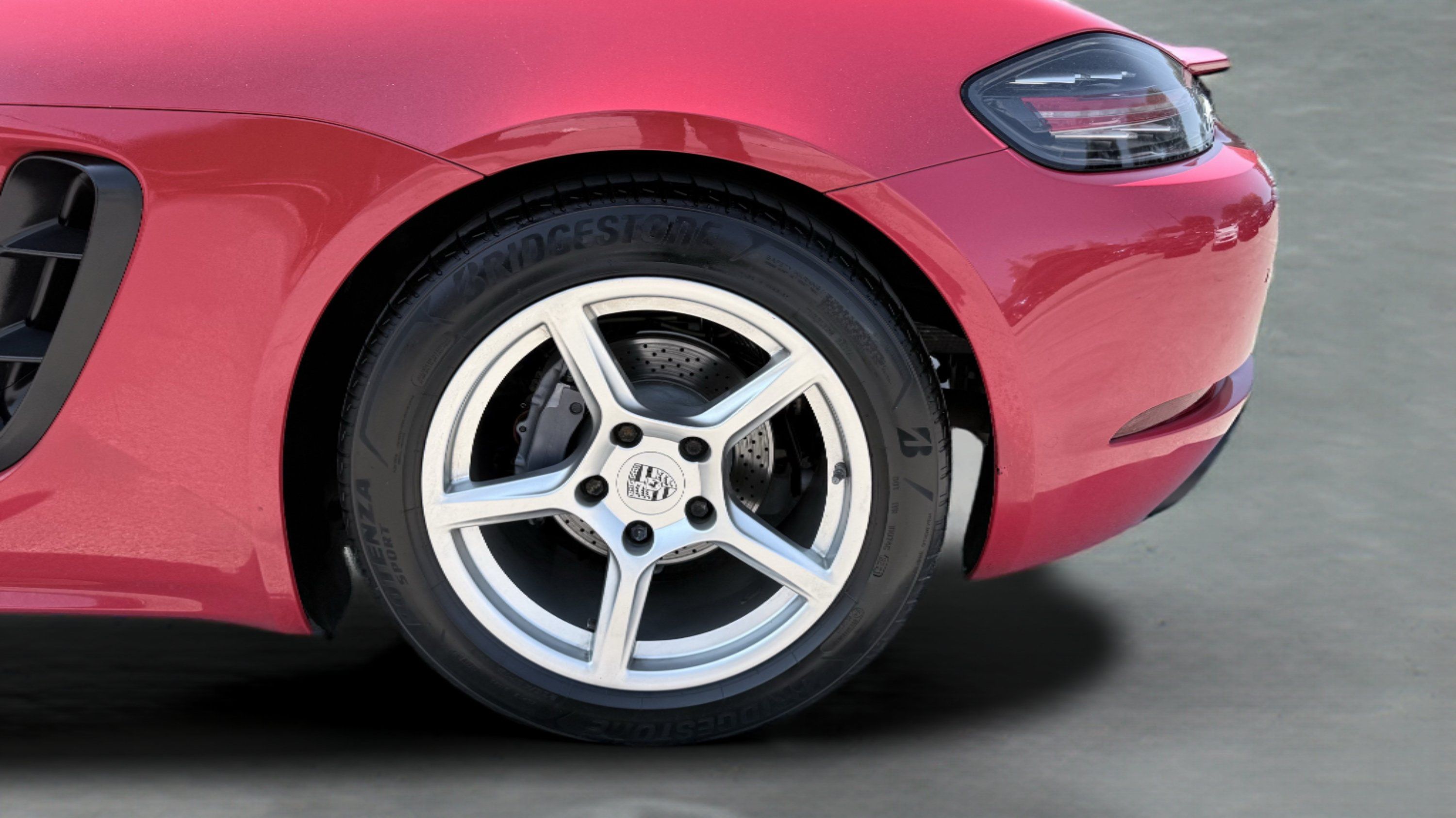Used 2019 Porsche 718 Cayman RWD image 15