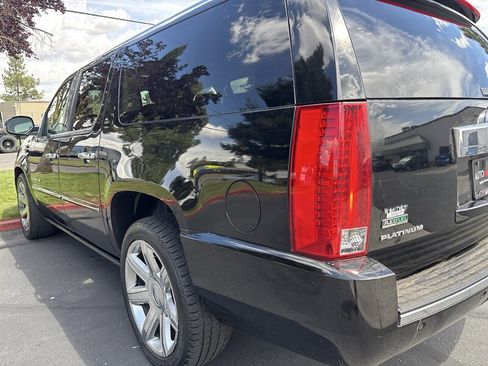 Used 2011 Cadillac Escalade ESV Platinum AWD/4WD image 7