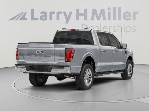 Used 2025 Ford F150 Lariat AWD/4WD image 3